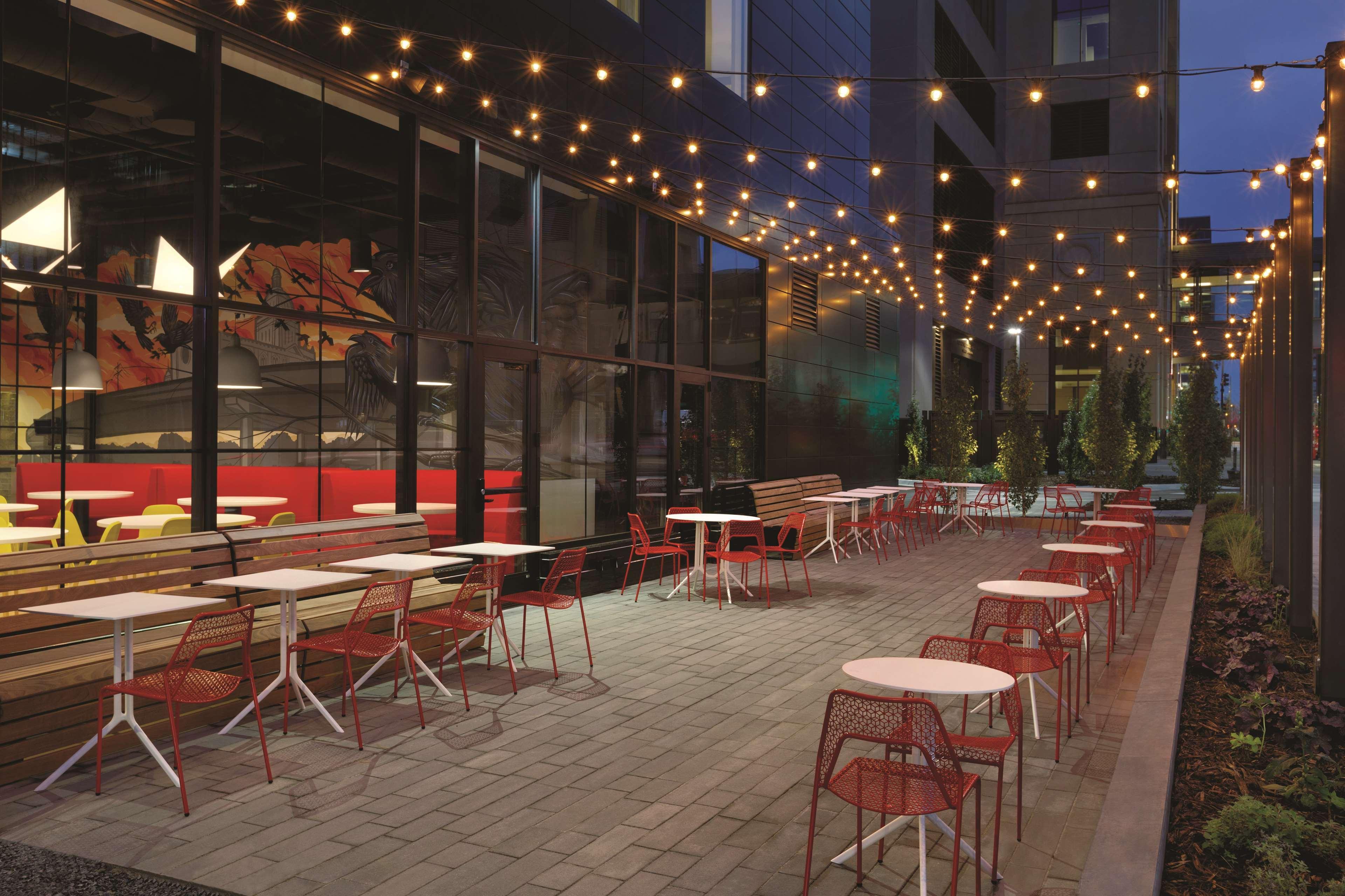 Radisson Red Minneapolis Downtown Exterior foto